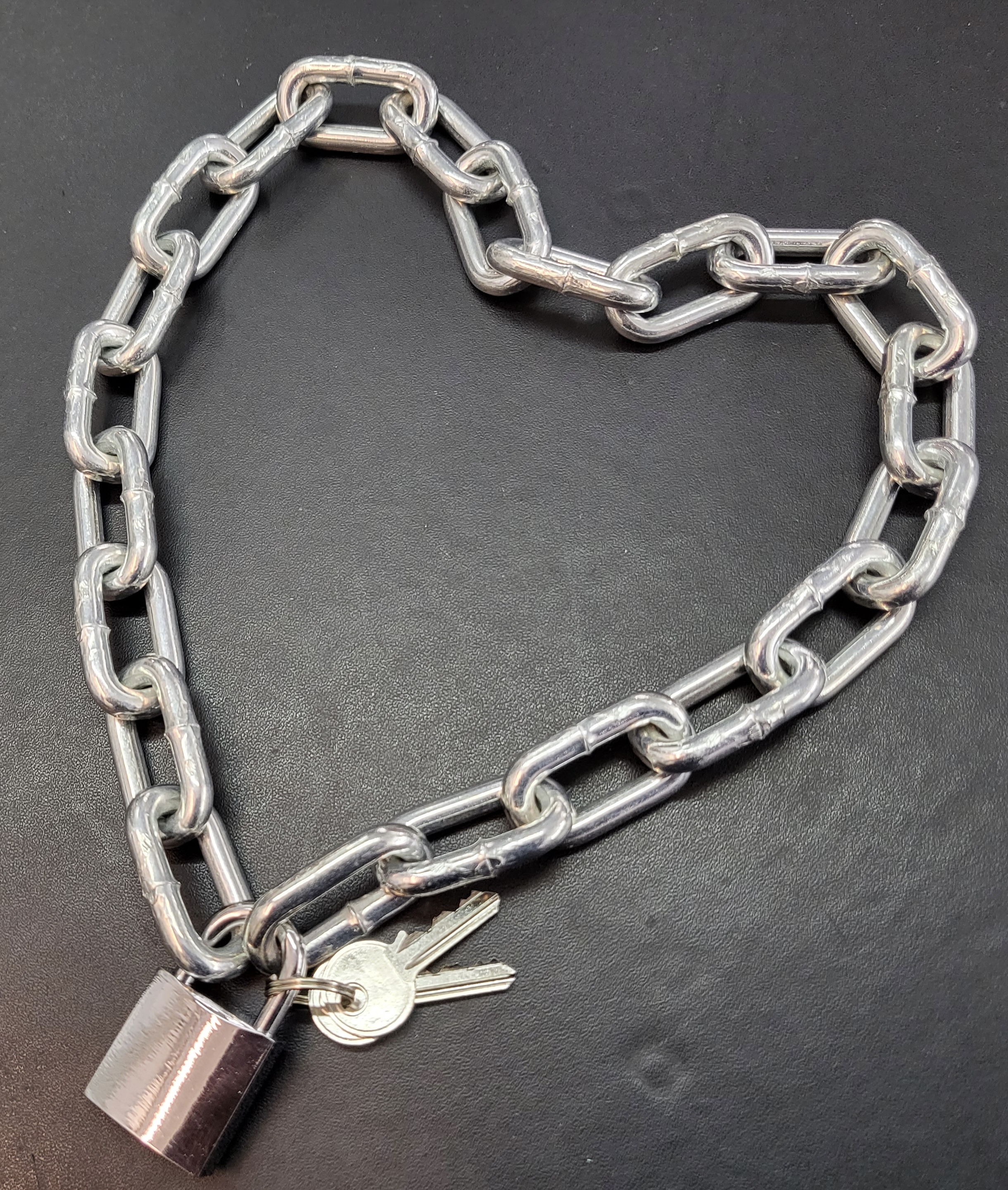 Kettenhalsband mit Schloß