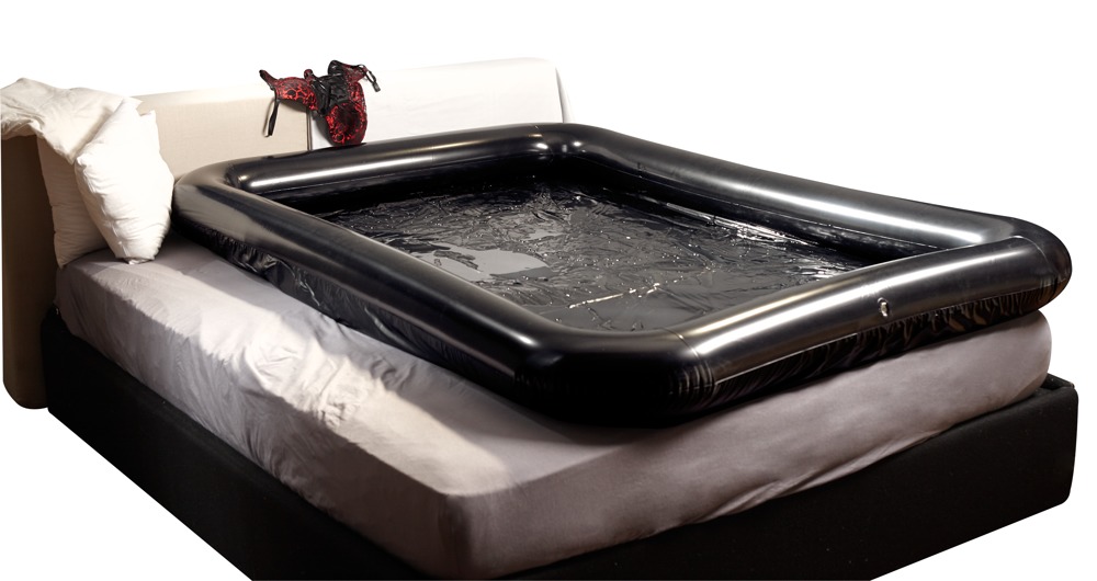 Lack-Laken mit aufblasbarem Rand und 1 Liter Gleitgel – 140 × 200 cm